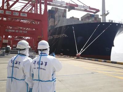 中国船员扬帆远航 达飞万箱级集装箱船首次实现全套中国船员配置